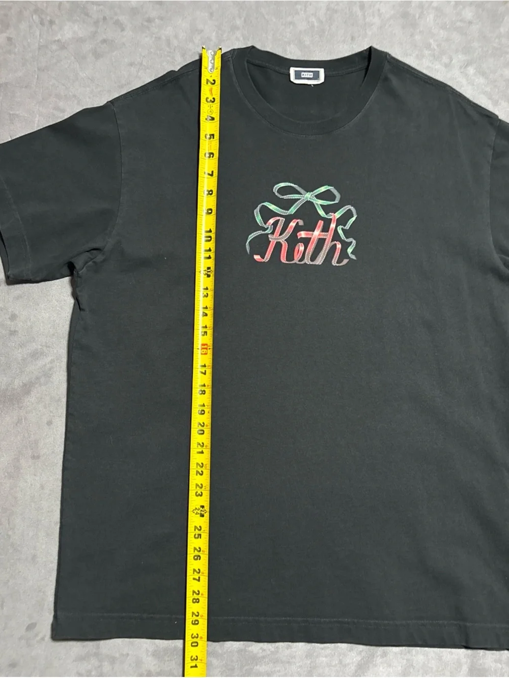 Kith Kithmas Ribbon Tee Large Black Graphic T-Shirt Box Logo StreetWear